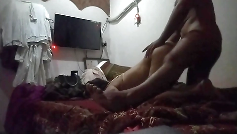 Brunette girl gets her pussy pounded