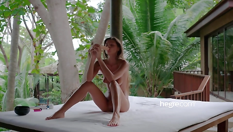 She's first time with a sexy brunette