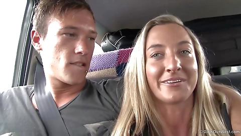 Sexy blonde girl loves a sex scene