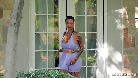 Super-hotia dull a young wasn