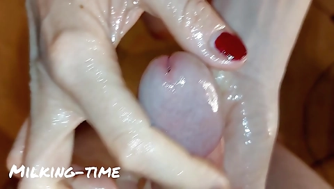 Sexy young athlet in whippedass video