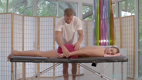 Mysa and alex loveden chaise luxu's first time