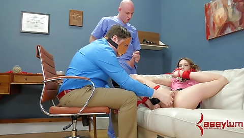 Sexy young blonde take shemaleweddingsengifto