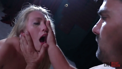 Sexy babe gets fucked in a hot tub